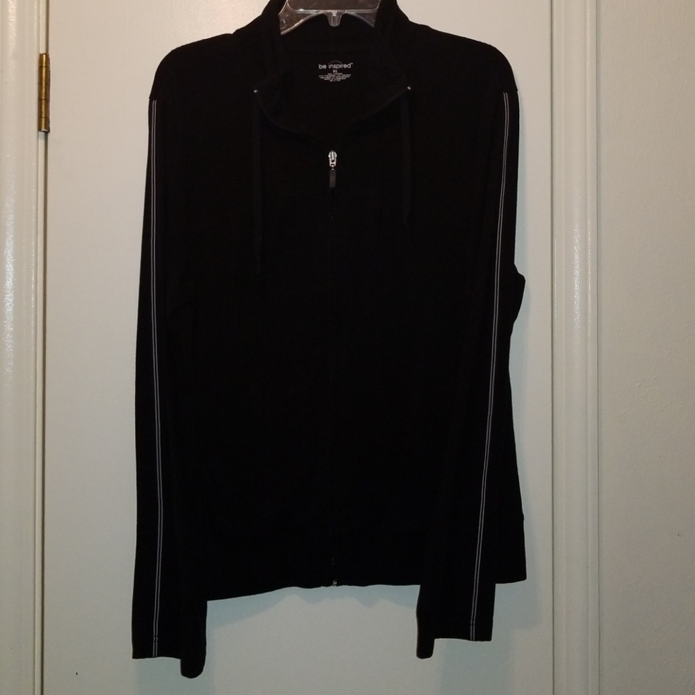 Cute black zipped jacket
